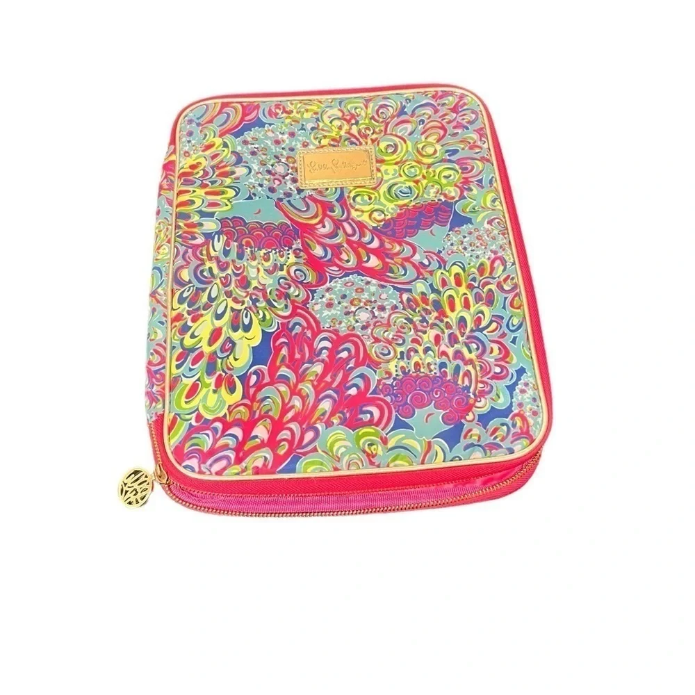 Lily Pulitzer laptop/tablet colorful zip case bright pink nylon lining pockets.